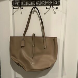 Coach Market Tote Pebbled Leather with Duster Bag